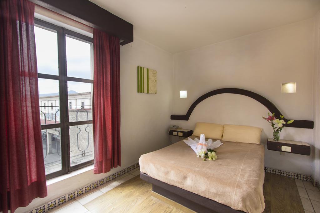 Hotel Plaza 모렐리아 외부 사진